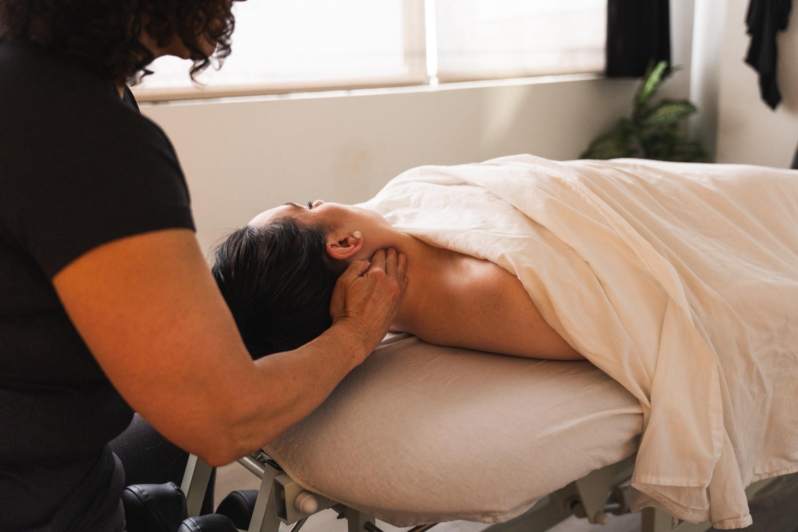 masseuse and her patient